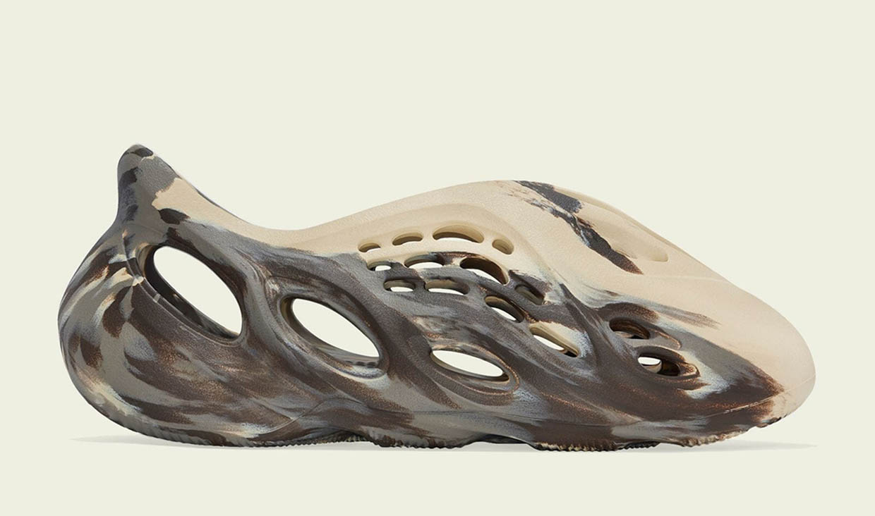 Yeezy Foam Runner Ini Mirip Karya Seni